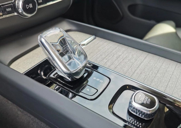 Volvo XC 60 cena 209900 przebieg: 53909, rok produkcji 2022 z Bardo małe 596